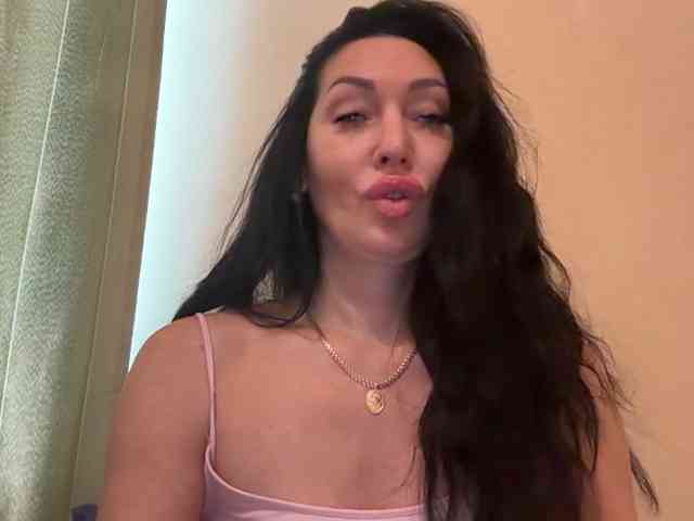 KorolevaQween000 webcam