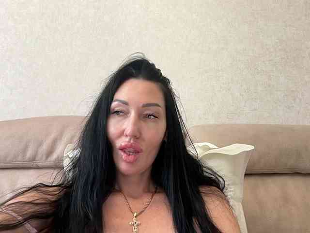 KorolevaQween000 webcam