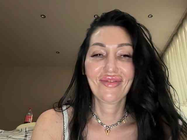 KorolevaQween000 webcam