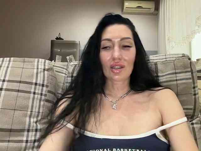 KorolevaQween000 webcam