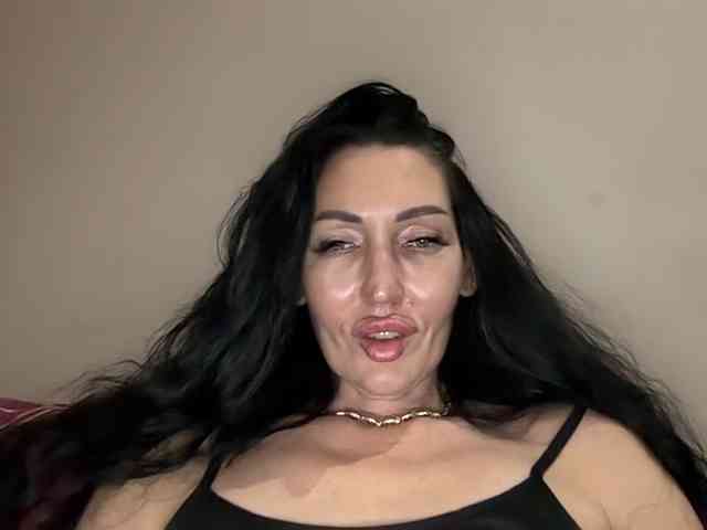 KorolevaQween000 webcam
