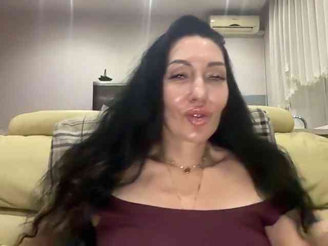 KorolevaQween000 webcam