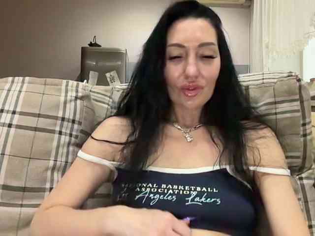 KorolevaQween000 webcam