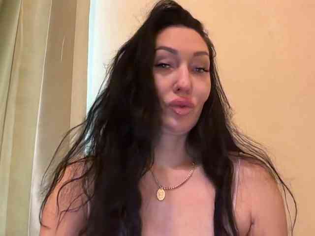 KorolevaQween000 webcam