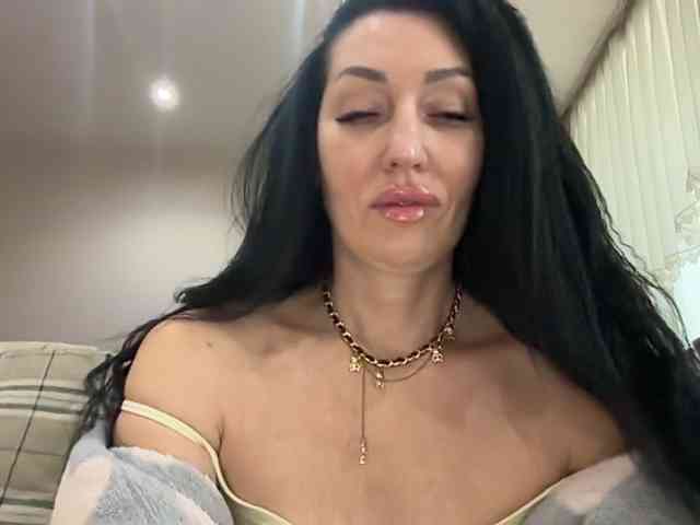 KorolevaQween000 webcam