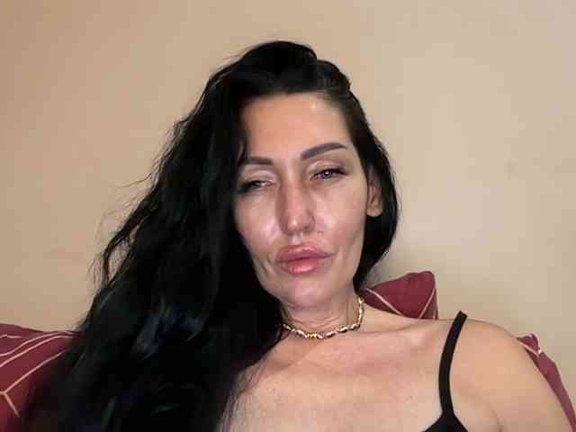 KorolevaQween000 webcam