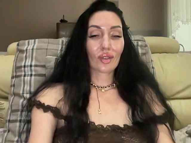 KorolevaQween000 webcam