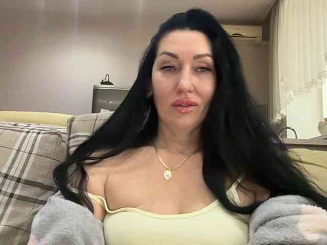 KorolevaQween000 webcam