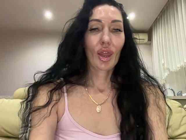 KorolevaQween000 webcam