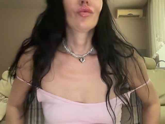 KorolevaQween000 webcam