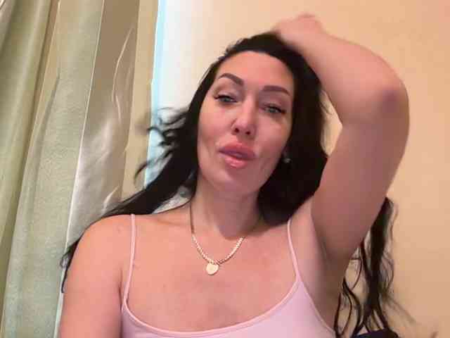 KorolevaQween000 webcam