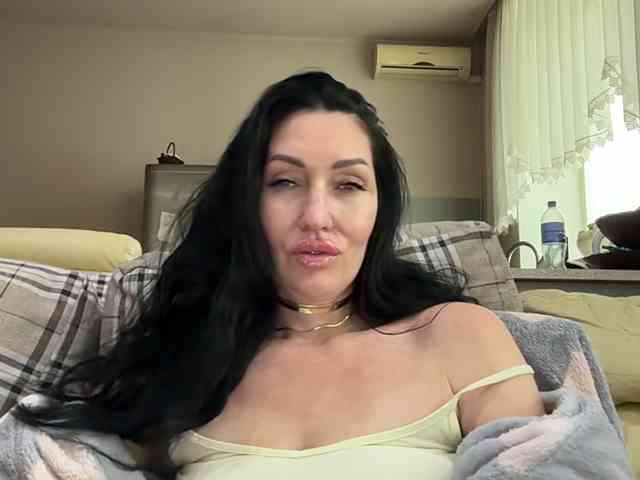 KorolevaQween000 webcam