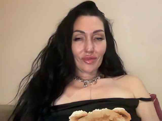 KorolevaQween000 webcam