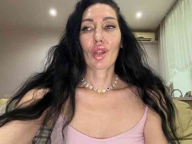 KorolevaQween000 Sex Cam Show