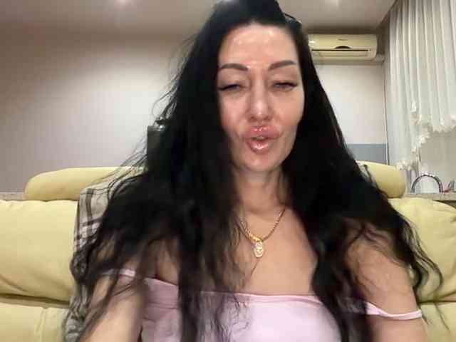 KorolevaQween000 webcam