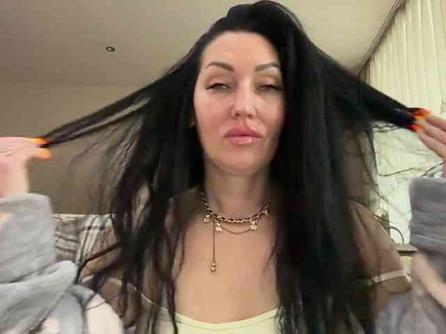 KorolevaQween000 webcam