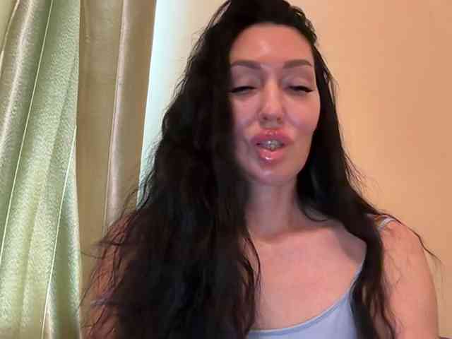 KorolevaQween000 webcam