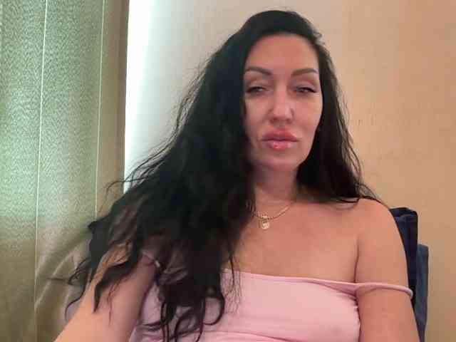 KorolevaQween000 webcam