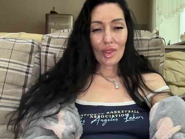 KorolevaQween000 webcam