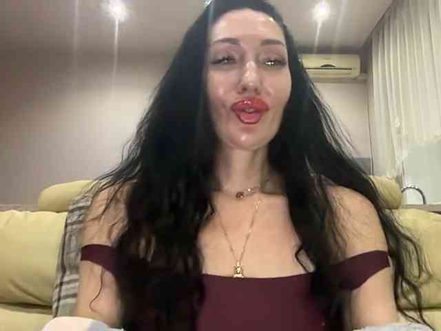 KorolevaQween000 webcam