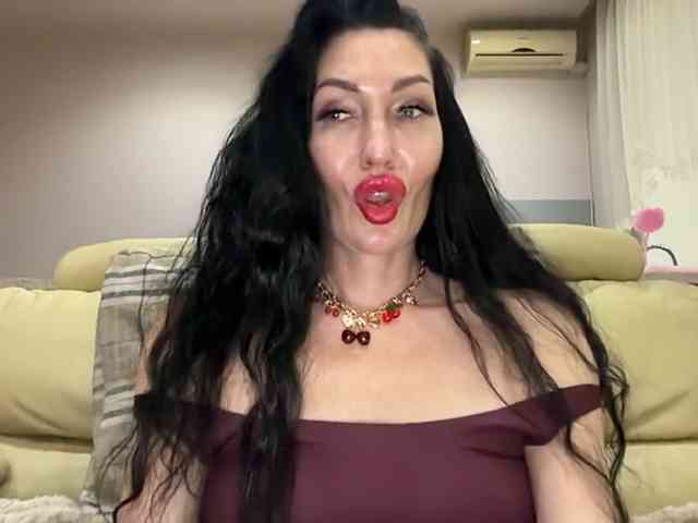 Model: KorolevaQween000