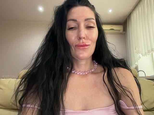 Modelo: KorolevaQween000