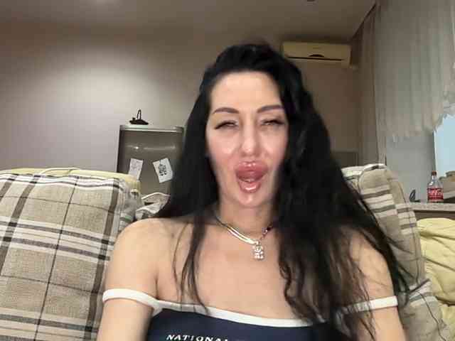 KorolevaQween000 webcam