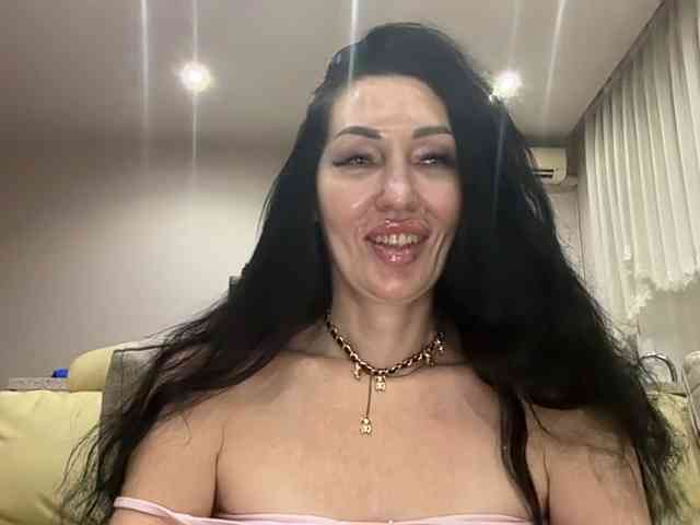 KorolevaQween000 webcam