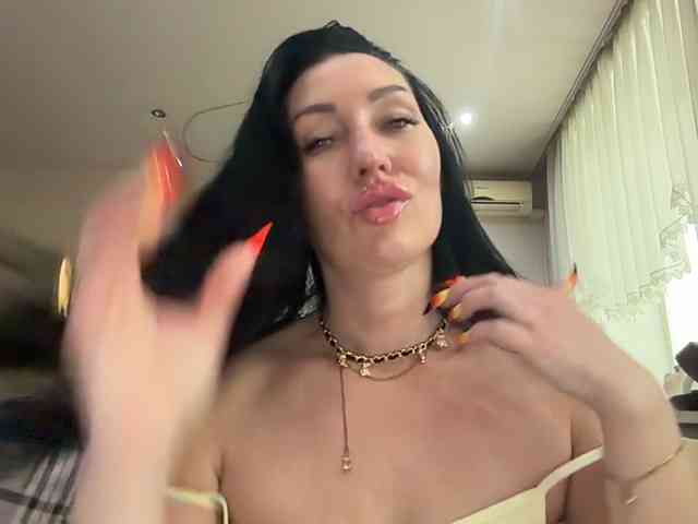 KorolevaQween000 webcam