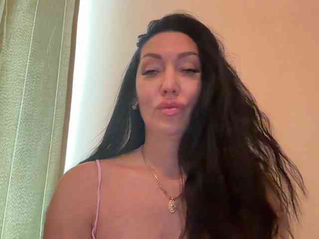 KorolevaQween000 webcam