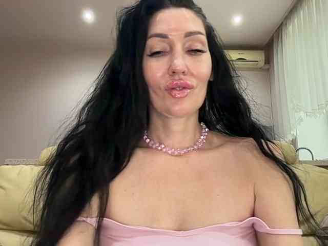 KorolevaQween000 Sex Cam Show