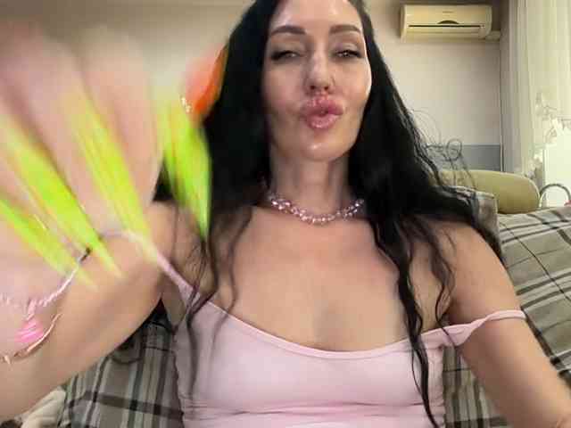 KorolevaQween000 webcam