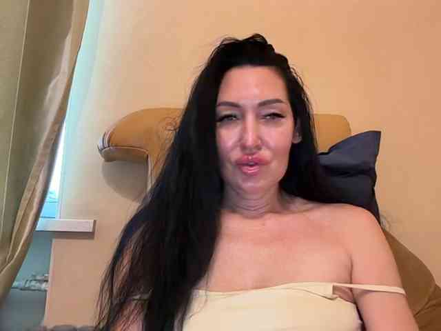 KorolevaQween000 webcam