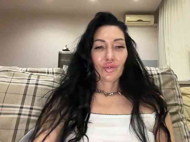 KorolevaQween000 webcam