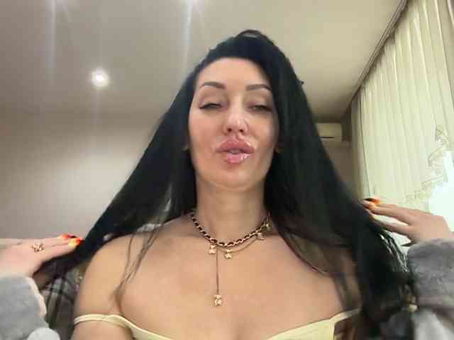 KorolevaQween000 webcam