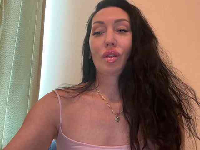 KorolevaQween000 webcam