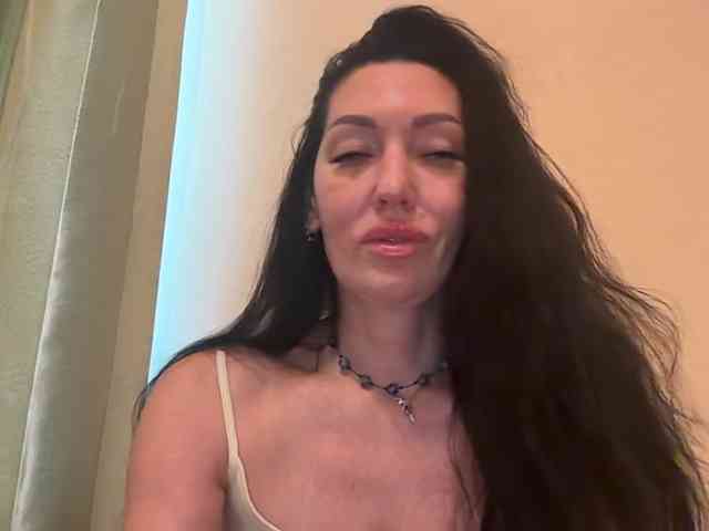 KorolevaQween000 webcam