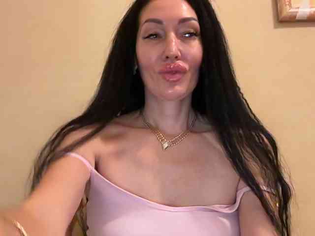 KorolevaQween000 webcam