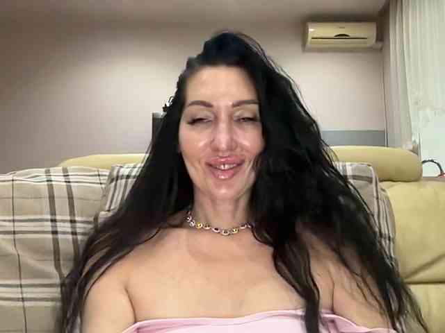 KorolevaQween000 webcam