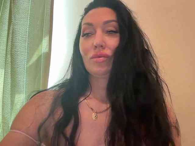 KorolevaQween000 webcam