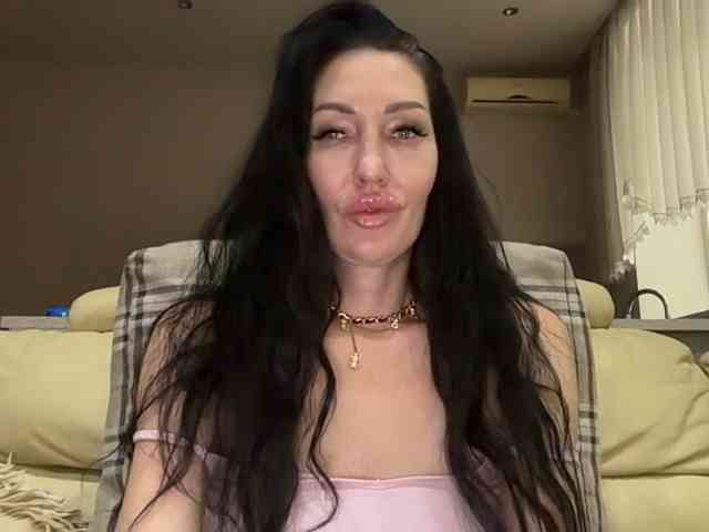 KorolevaQween000 Sex Cam Show