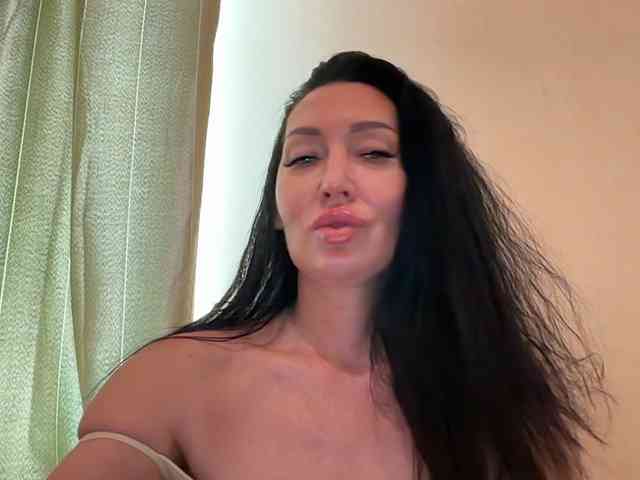 KorolevaQween000 webcam