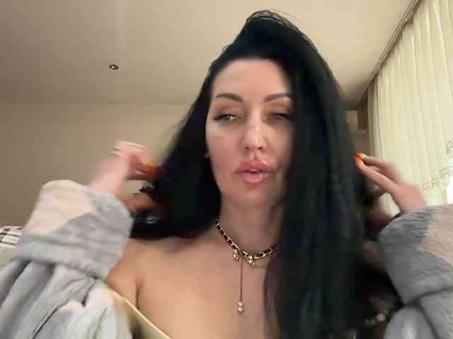 KorolevaQween000 webcam