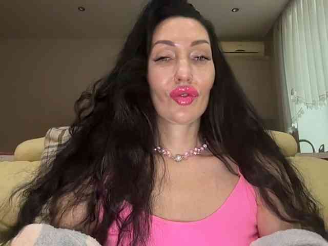 KorolevaQween000's webcam live show