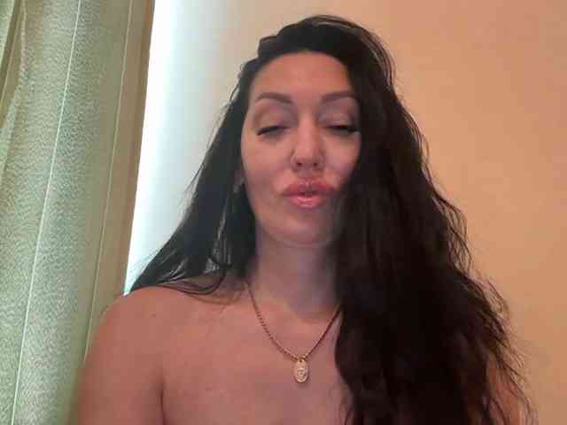 KorolevaQween000 webcam