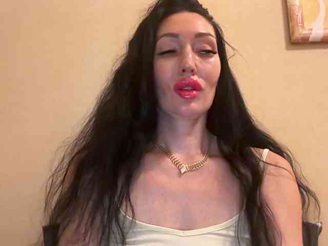 KorolevaQween000 webcam