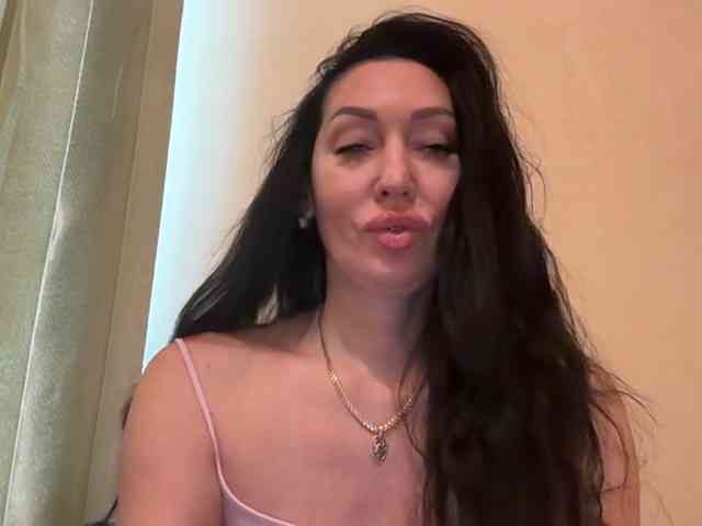 KorolevaQween000 webcam