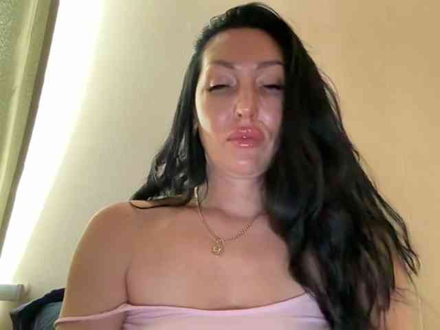 KorolevaQween000 webcam