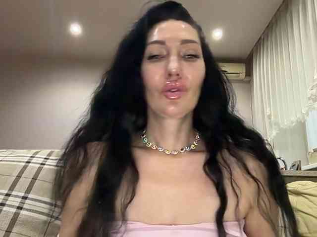 KorolevaQween000 Sex Cam Show