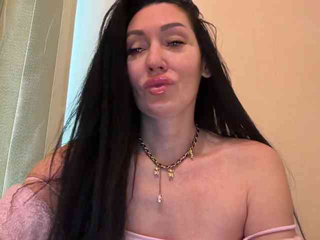KorolevaQween000 webcam